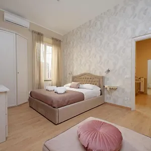 Julius House Apartment
